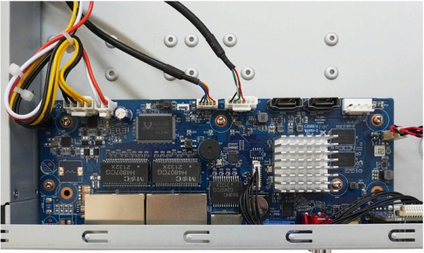 BOLID RGI-0822P08 Видеорегистратор сетевой Фото