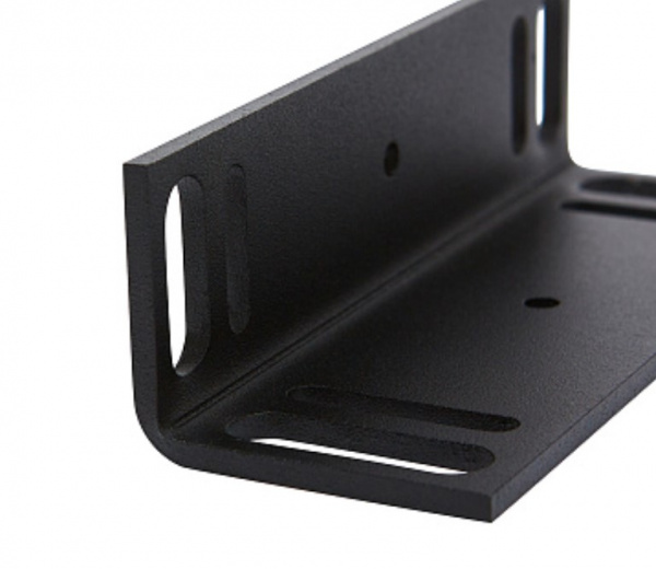 LM-300П Уголок цвет черный Фото